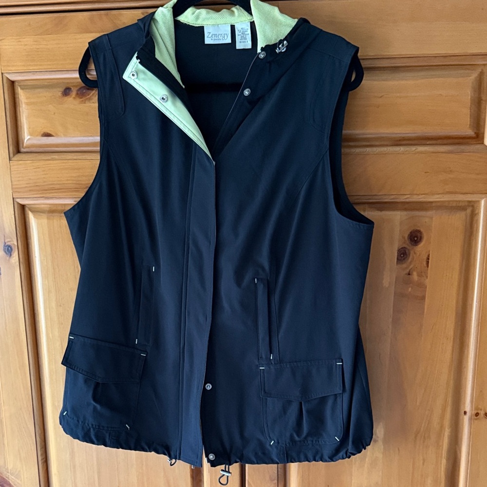 Chic Black Hooded Vest with Cream Lining